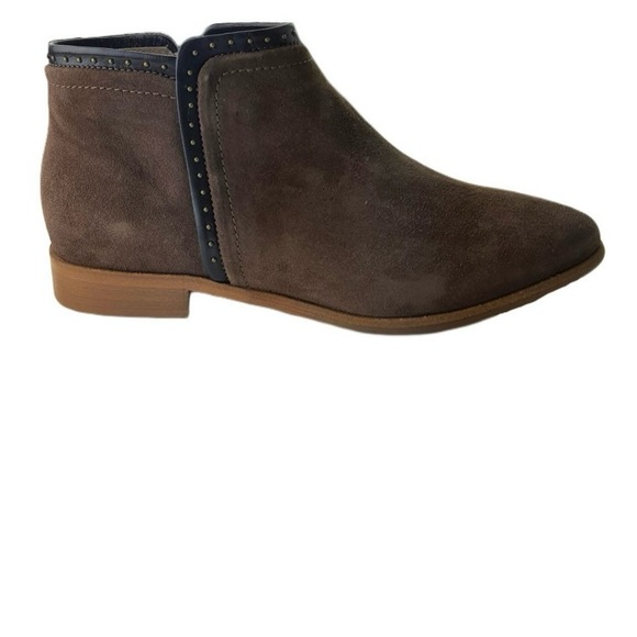 Italeau Miranda Waterproof women’s brown suede ankle boot with studded accents - Picture 2 of 11